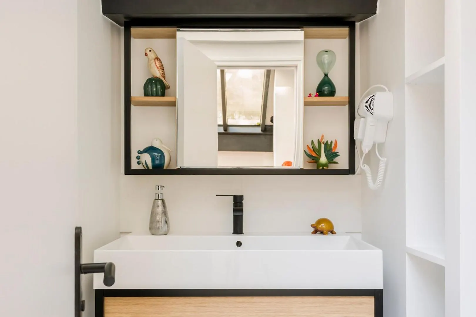 Relais Cocorico Artist Glass Roof With Ac